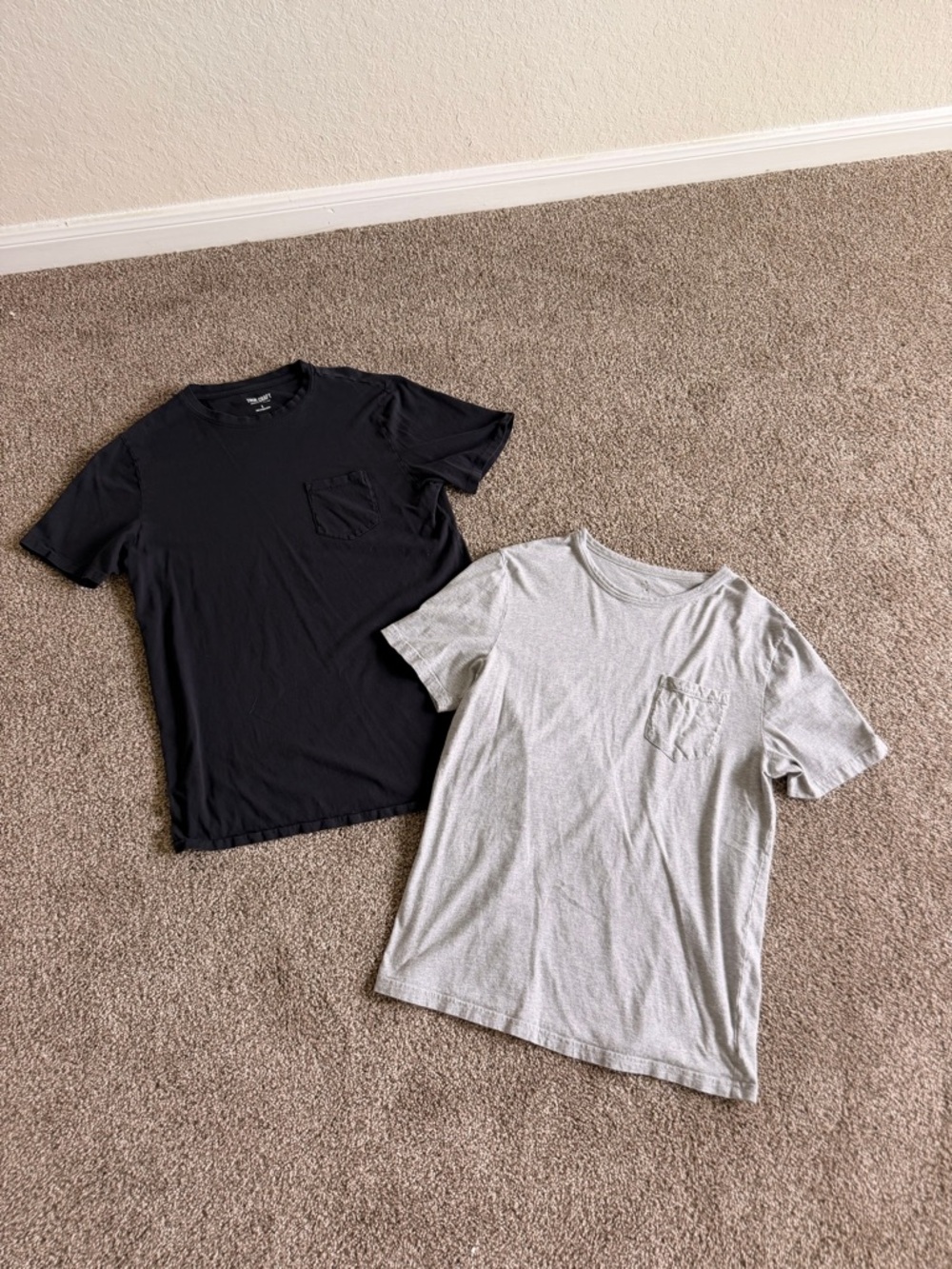 True Craft Men's Pocket Tee - Black & Light Gray